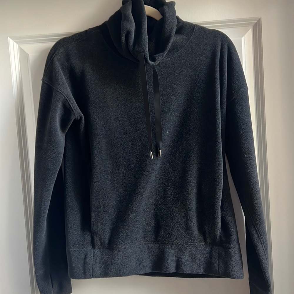 Black lululemom fleece sweatshirt